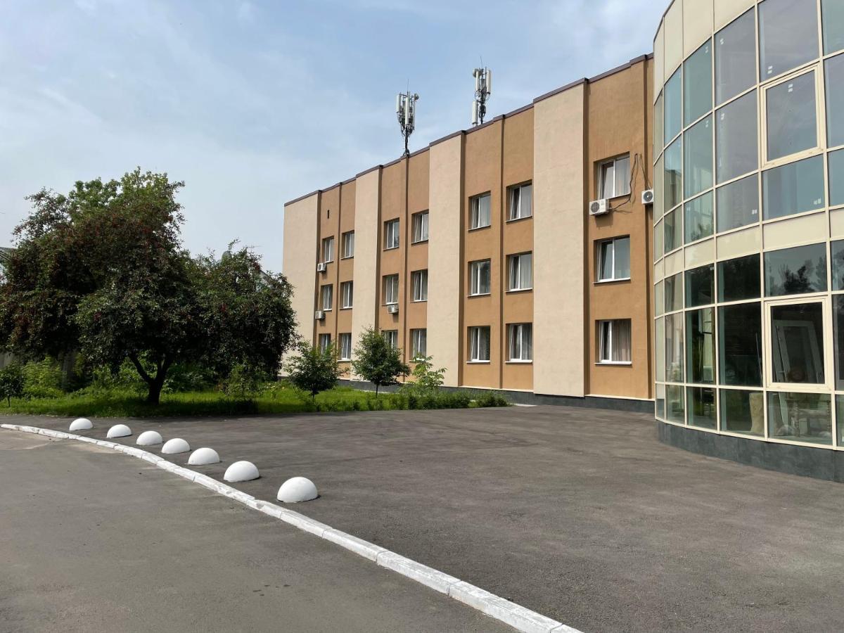 Dinamo Hotel Kharkiv Exterior photo